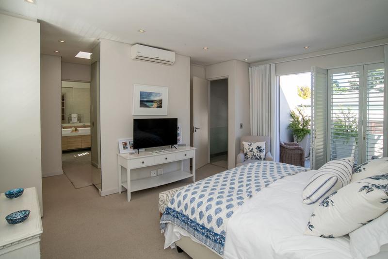 To Let 2 Bedroom Property for Rent in Green Point Western Cape